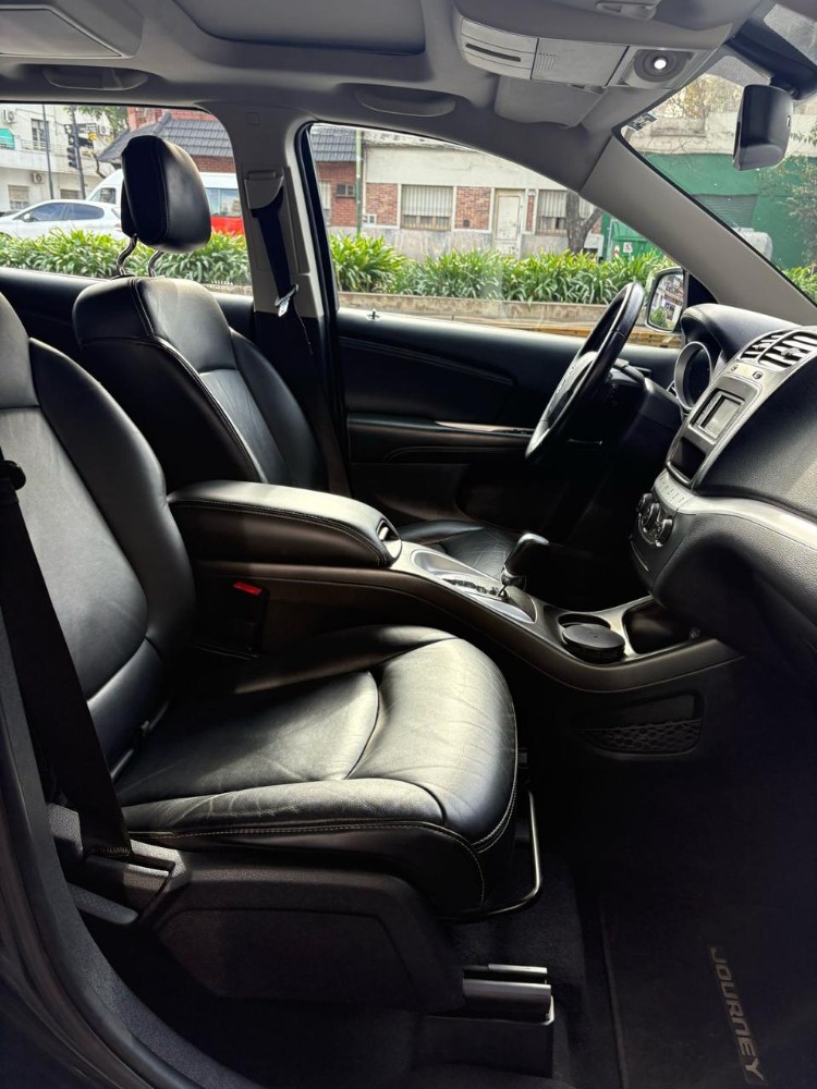 Dodge Journey SXT — foto 11